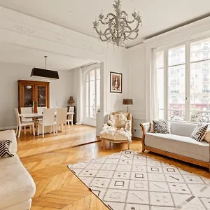 Apartman Ecole Militaire, Párizs